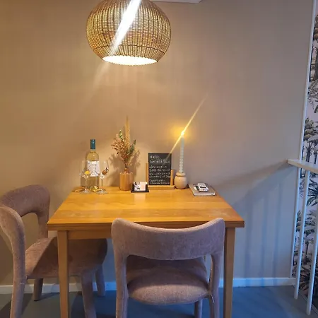 Berglust Met Serre En Gratis Parkeren Appartement Rotterdam