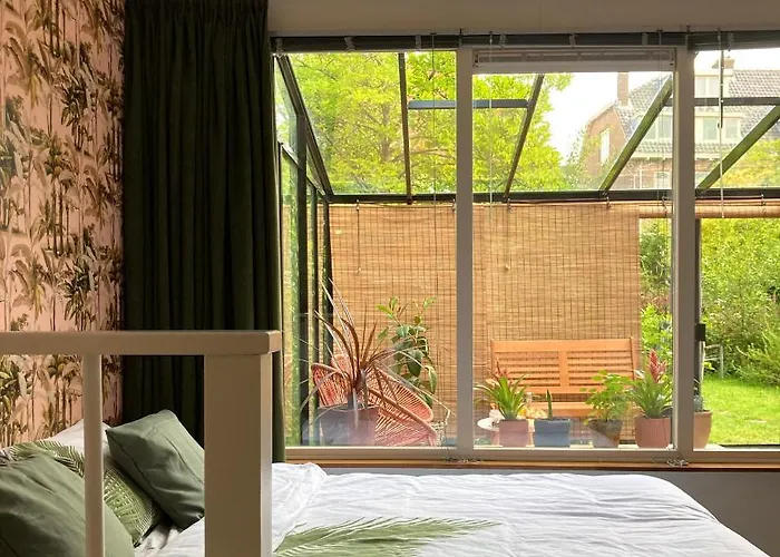 Berglust Met Serre En Gratis Parkeren * Rotterdam